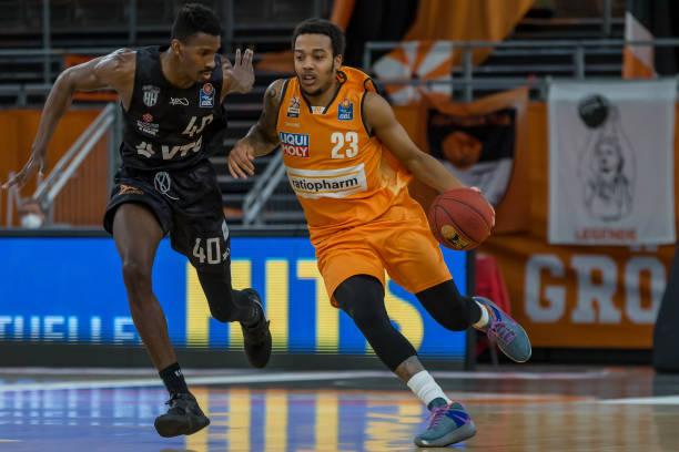 他迅速启动 他迅速启动